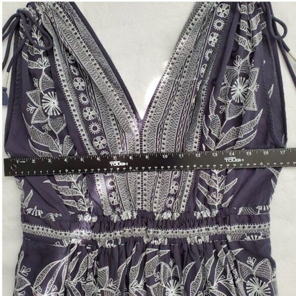 Omika Rosalita Midi Tiered Gray Sleeveless V-Neck Embroidered Print Dress Size L - Picture 6 of 10